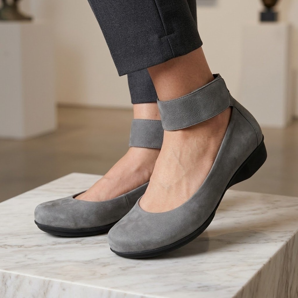 Dansko Lulu Grey Nubuck Leather Ankle Strap Mary Jane Womens 40 comfort Shoe